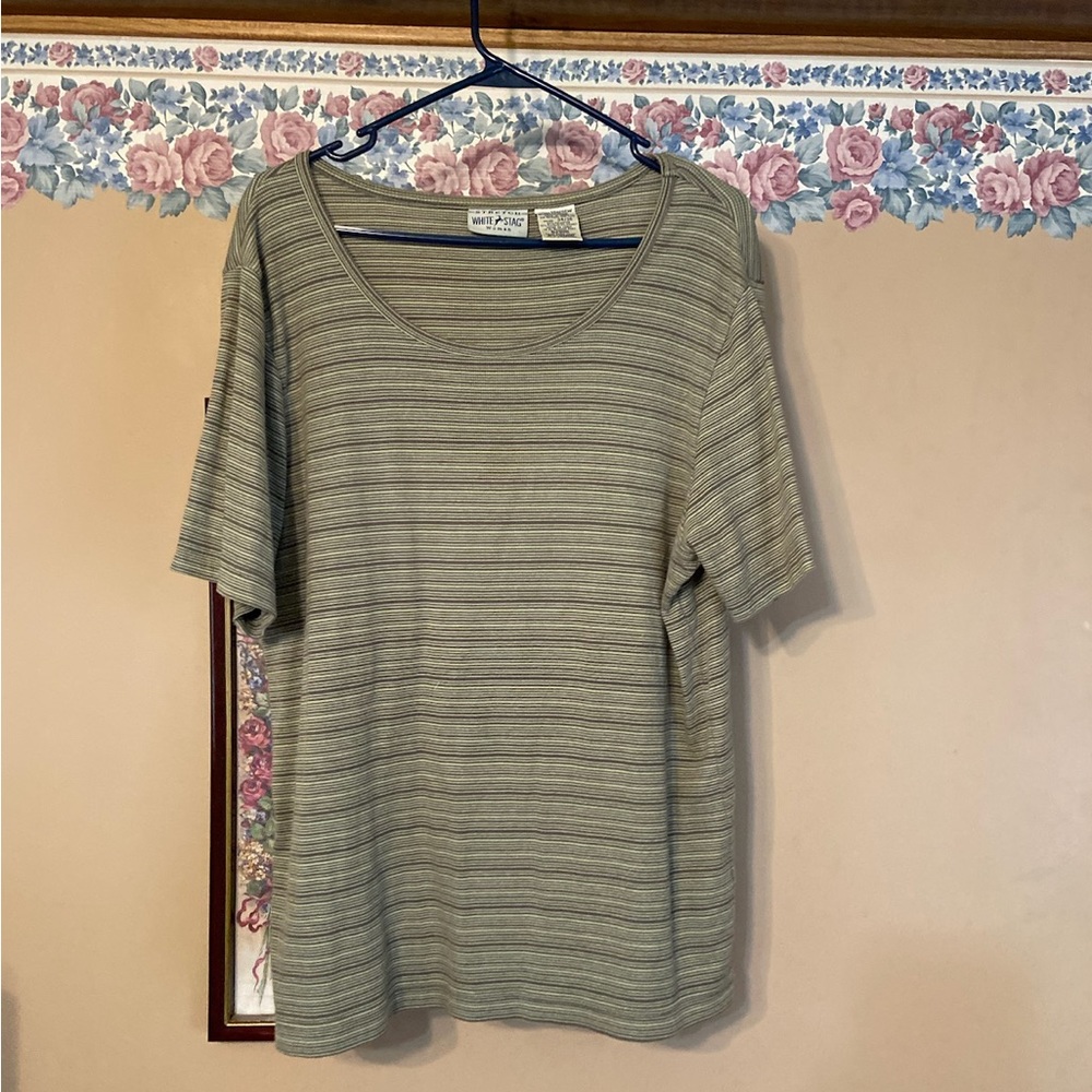 Women’s white stag green striped t-shirt. Size 14/16w. Plus size